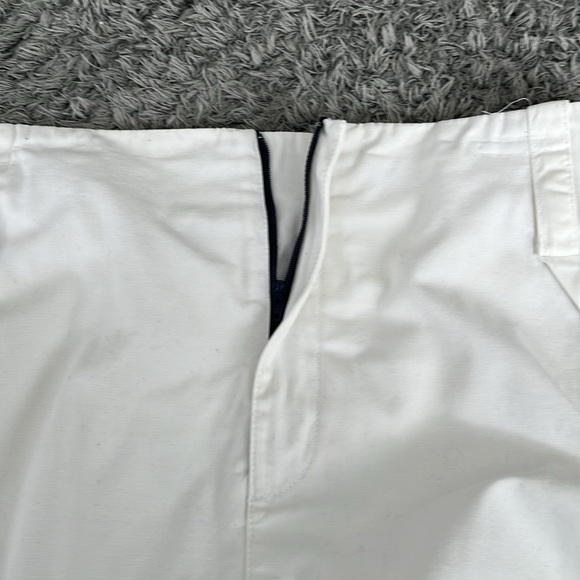 Armani Exchange Women’s White Short Skirt with Pockets -  size 14 fits size 10 - Picture 5 of 5